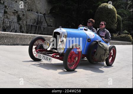 verona, italien, 13. Mai 2011, mille miglia, historische Autorallye Stockfoto