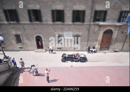 verona, italien, 13. Mai 2011, mille miglia, historische Autorallye Stockfoto