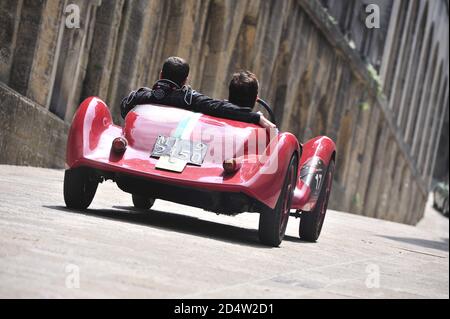 verona, italien, 13. Mai 2011, mille miglia, historische Autorallye Stockfoto