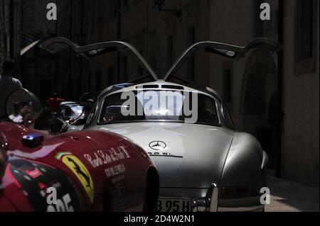 verona, italien, 13. Mai 2011, mille miglia, historische Autorallye Stockfoto