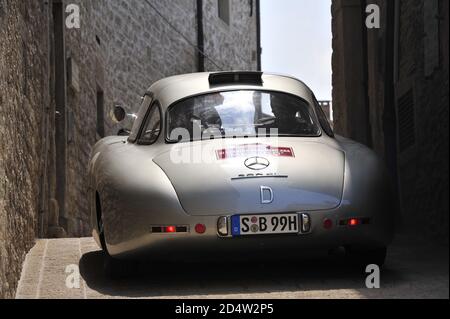 verona, italien, 13. Mai 2011, mille miglia, historische Autorallye Stockfoto