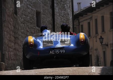 verona, italien, 13. Mai 2011, mille miglia, historische Autorallye Stockfoto