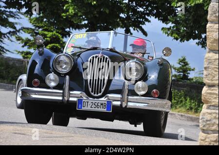 verona, italien, 13. Mai 2011, mille miglia, historische Autorallye Stockfoto