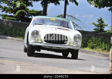 verona, italien, 13. Mai 2011, mille miglia, historische Autorallye Stockfoto
