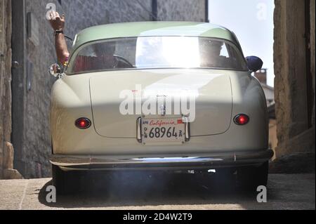 verona, italien, 13. Mai 2011, mille miglia, historische Autorallye Stockfoto