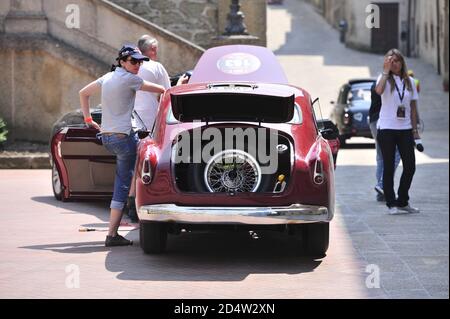 verona, italien, 13. Mai 2011, mille miglia, historische Autorallye Stockfoto