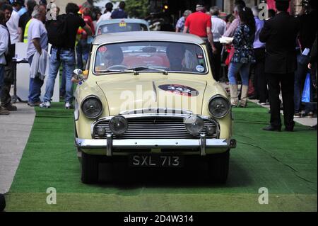 verona, italien, 13. Mai 2011, mille miglia, historische Autorallye Stockfoto
