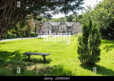 Das ist das 16. Jahrhundert Pfarrhaus von St. John's the Baptist Church in Low Bentham, später Bentham Gymnasium und Heimat von Rev T.B Hardy VC DCM MM Stockfoto