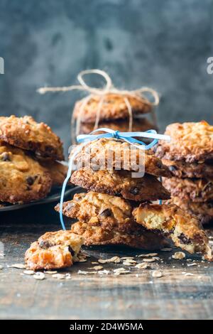 Haferflocken, Aprikosen und Chocolate Chip Cookies Stockfoto