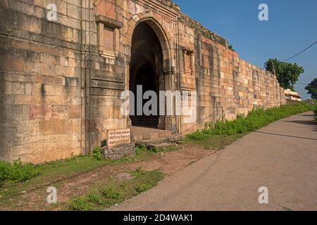 Custom House, Champaner-Pavagadh Archäologischer Park, UNESCO-WELTKULTURERBE, Gujarat, Indien. Stockfoto