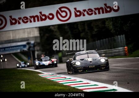 Monza, Italien. Oktober 2020. 77 Ried Christian (deu), Beretta Michele (ita), Picariello Alessio (bel), Dempsey - Proton Racing, Porsche 911 RSR, Aktion während der 4 Stunden von Monza 2020, 4. Lauf der European Le Mans Series 2020, vom 9. Bis 11. Oktober 2020 auf dem Autodromo Nazionale di Monza, Italien - Foto Thomas Fenetre / DPPI Kredit: LM/DPPI/Thomas Fenetre/Alamy Live News Stockfoto