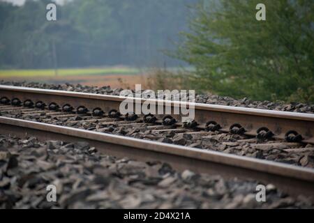 Eine Eisenbahnstrecke der indischen Eisenbahn von westbengalen. Stockfoto