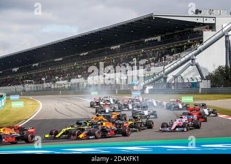 Nurburg, Deutschland. 11. Oktober 2020. Start des Rennens, Abfahrt, 33 VERSTAPPEN Max (nld), Aston Martin Red Bull Racing Honda RB16, 03 RICCIARDO Daniel (aus), Renault F1 Team RS20, Aktion während der Formel 1 Aramco Grosser Preis der Eifel 2020, Eifel Grand Prix, vom 9. Bis 11. Oktober 2020 auf dem N.rburgring, In N.rburg, Deutschland - Foto Antonin Vincent / DPPI Kredit: LM/DPPI/Antonin Vincent/Alamy Live News Stockfoto