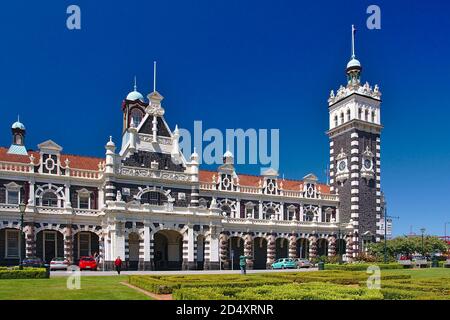 Dunedin, Neuseeland - Feb 02, 2014 - Dunedin Bahnhof bei sonnigem Wetter Stockfoto