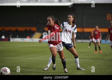London, Großbritannien. Oktober 2020. Katie Zelem (#10 Manchester United) kann den Ball während des Women's Super League Spiels zwischen Tottenham Hotspur und Manchester United am 10. Oktober 2020 im Hive, London, England, nicht halten. Tom West/Sports Press Bildquelle: SPP Sport Press Foto. /Alamy Live Nachrichten Stockfoto