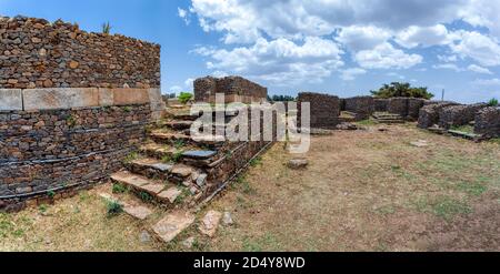 Dungur (oder Dungur 'Addi Kilte) ist die Ruinen eines bedeutenden Herrenhauses in Aksum, Äthiopien - Ruinen des Palastes der Königin Sheba, Aksum Zivilisation A Stockfoto