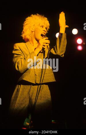 Nick Beggs aus Kajagoogoo live in Hammerswithh Odeon. London, 22. Mai 1984 – weltweite Nutzung Stockfoto