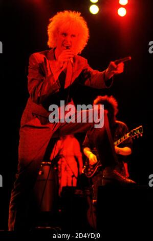 Nick Beggs aus Kajagoogoo live in Hammerswithh Odeon. London, 22. Mai 1984 – weltweite Nutzung Stockfoto