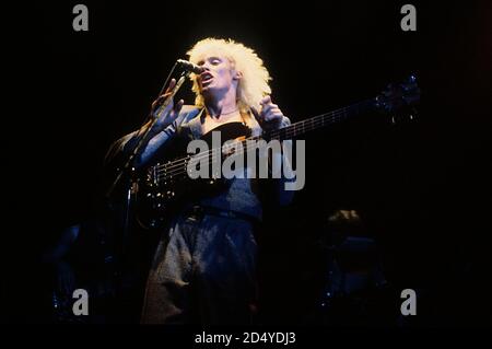 Nick Beggs aus Kajagoogoo live in Hammerswithh Odeon. London, 22. Mai 1984 – weltweite Nutzung Stockfoto