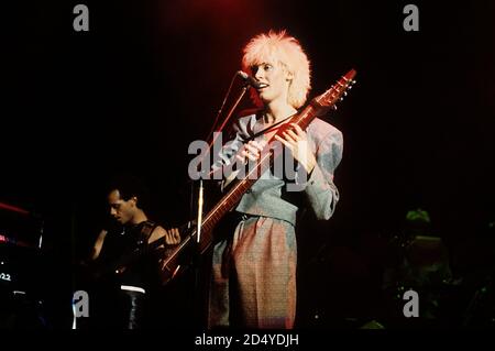 Nick Beggs aus Kajagoogoo live in Hammerswithh Odeon. London, 22. Mai 1984 – weltweite Nutzung Stockfoto