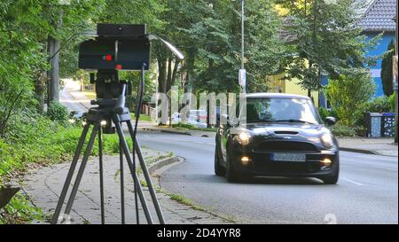 Mobile Radarfalle, Deutschland, Nordrhein-Westfalen Stockfoto