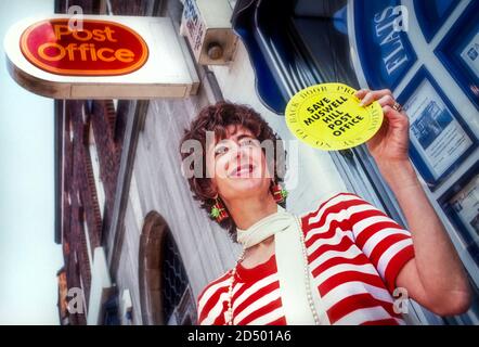 Maureen Lipman bei einer Pressekonferenz im Muswell Hill Post Office in den 1990er Jahren. Lipman war ein heftiger Wahlkämpfer, um Muswell Hill Postamt vor Hintertür Privatisierung zu speichern. Stockfoto