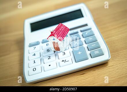 Immobilieninvestition - Immobilienberechnung Stockfoto