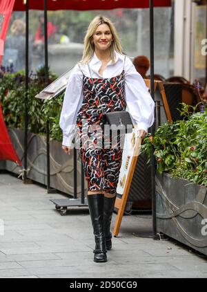 Nicht exklusiv: Ashley Roberts, Global Radio Studios, London, UK, 12. Oktober 2020, Foto von piQtured Stockfoto