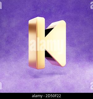 Symbol „Schritt zurück“. Gold glänzend Schritt rückwärts Symbol isoliert auf violettem Samt Hintergrund. Modernes Icon für Website, Social Media, Präsentation, Design Template Element. 3D-Rendering. Stockfoto