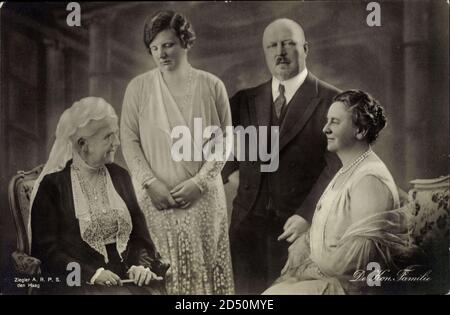 Königin Wilhelmina, Emma zu Waldeck Pyrmont, Juliana, Prinz Hendrik weltweit im Einsatz Stockfoto