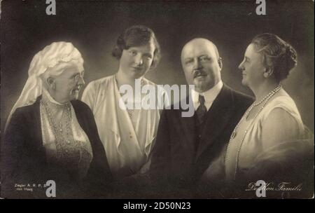 Königin Wilhelmina, Emma zu Waldeck Pyrmont, Juliana, Prinz Hendrik weltweit im Einsatz Stockfoto