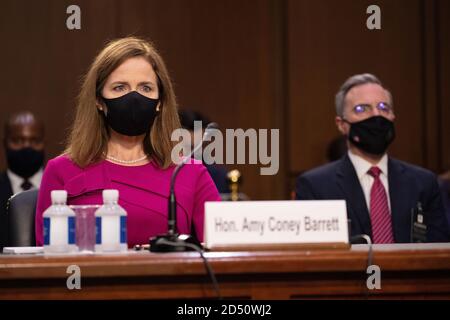 Washington, DC, USA. Oktober 2020. Richterin Amy Coney Barrett nimmt an ihrer Bestätigungsverhandlung vor dem Justizausschuss des Senats auf dem Capitol Hill in Washington, DC, USA, am 12. Oktober 2020 Teil.Quelle: Shawn Thew/Pool via CNP Quelle: dpa/Alamy Live News Stockfoto