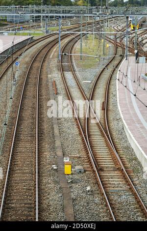 Zusammenführen von Gleisanlagen Stockfoto