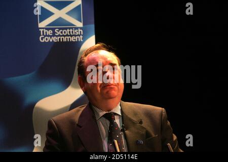 Erster Minister von Schottland Alex Salmond auf der Isle of Arran, Schottland, wo eine Konferenz abgehalten wurde, die das Nationale Gespräch auf dem Vorfeld der schottischen Unabhängigkeit Abstimmung genannt wurde Stockfoto