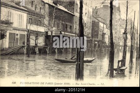 Paris, Inondation 1910, vue générale de la Rue Saint Charles – weltweite Nutzung Stockfoto