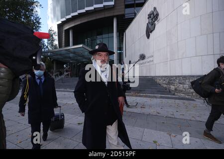 Ian Bailey verlässt das High Court in Dublin, nachdem das Gericht einen Versuch französischer Behörden abgelehnt hatte, ihn wegen des Mordes an Sophie Toscan du Plantier auszuliefern. Stockfoto