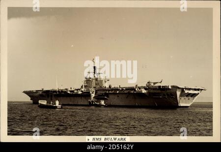 Britisches Kriegsschiff, Royal Navy, HMS Bulwark, Flugzeugträger weltweit im Einsatz Stockfoto