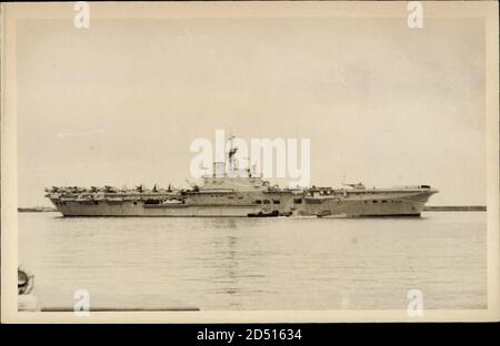 Britisches Kriegsschiff, Royal Navy, HMS Bulwark, Flugzeugträger weltweit im Einsatz Stockfoto