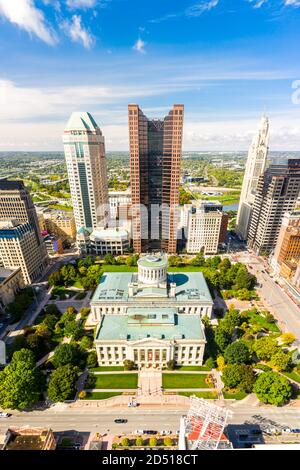 Ohio State House und Columbus Skyline Stockfoto