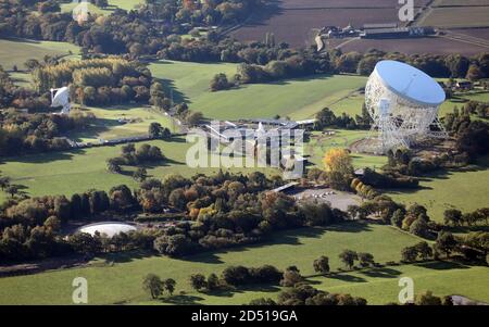 Luftaufnahme der Jodrell Bank, Cheshire Stockfoto