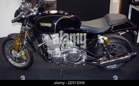 Englisches neues klassisches Motorrad: Norton Commando 961 Sport (2010) Stockfoto