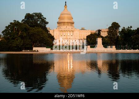 US Capitol Building und reflektierender Pool Stockfoto