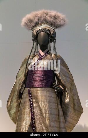 Kostüm für Star Wars: Episode III – Rache der Sith, Kimono: Kyoto zu Catwalk Ausstellung im Victoria & Albert Museum, London, Großbritannien Stockfoto
