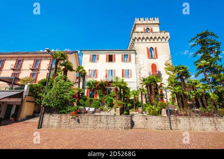 Schönes altes Gebäude in Ascona, das in der Nähe von Locarno, einer Stadt am Ufer des Lago Maggiore im Kanton Tessin in der Schweiz, liegt. Stockfoto