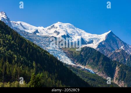 Mont Blanc oder Monte Bianco Bedeutung Weißen Berg ist der höchste Berg in den Alpen und in Europa, zwischen Frankreich und Italien Stockfoto