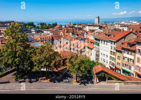 Lausanne oder Losanna Luftpanorama, Hauptstadt und größte Stadt des Kantons Waadt, am Ufer des Genfer Sees in der Schweiz gelegen. Stockfoto