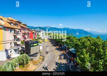 Vevey Luftpanorama. Vevey ist eine kleine Stadt am Ufer des Genfer Sees in der Schweiz. Stockfoto