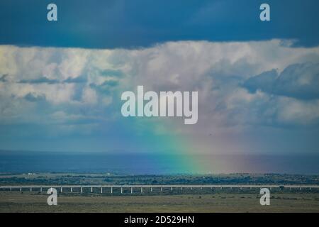 Peking, China. April 2020. Das Foto vom 29. April 2020 zeigt die Mombasa-Nairobi Standard Gauge Railway in Kenia. Kredit: Li Yan/Xinhua/Alamy Live Nachrichten Stockfoto