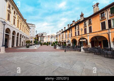 Piazza del Mercato oder Marktplatz ist einer der wichtigsten Plätze der Stadt in Norditalien Brescia Stockfoto