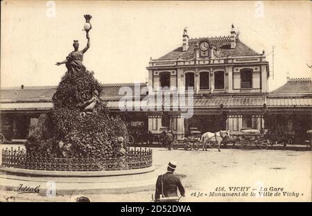 Vichy Allier, La Gare, Monument de la Ville de Vichy, Blick zum Bahnhof - weltweite Nutzung Stockfoto